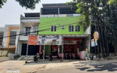 Roomz Budget Residence Hotel dekat Cagar Budaya MIN GROUP (Rafi Mintardi S.H.,S.E.,M.H.,M.M.)