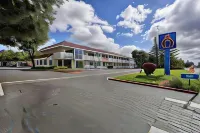 Super 8 by Wyndham Petaluma Hotels in Petaluma