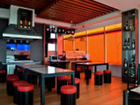 ดิโฮเทลแอนด์สวีทส์ โรงแรมในดีโปโลก