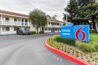 Motel 6 Salinas, CA - North Monterey Area