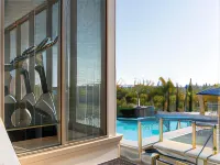 Swan River Hotel - Pools