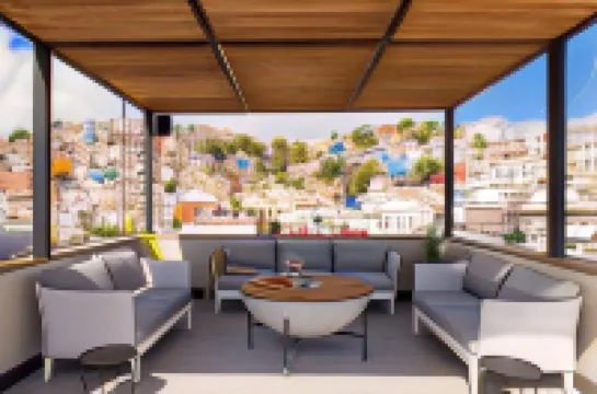 Antigua Trece Hotel Fusión