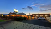Court Street Motel Hotels near PAC Park