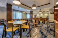 Fairfield Inn & Suites Slippery Rock Hoteles en Municipio de Springfield