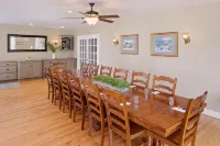 Inn at Harbor Hill Marina Hotels in Waterford