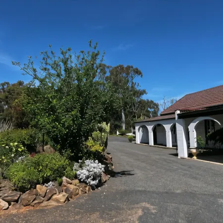 Azalea Motel