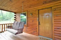 Secluded Country Cabin, Black Creek Retreat, Holmes County Ohio, HotTub, WiFi