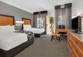 La Quinta Inn & Suites by Wyndham Dallas - Addison Galleria