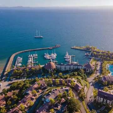 The Bannister Hotel & Yacht Club