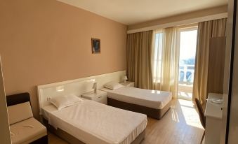 Hotel Noy