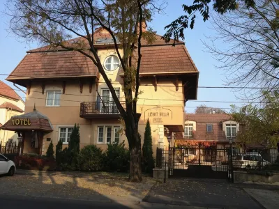 Lévay Villa Hotel Hotel dekat The Kazinczy Street Synagogue of Miskolc
