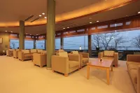 Donkairo Hotels in Ako