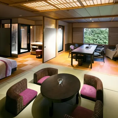 Kinugawa Plaza Hotel Отели рядом с достопримечательностью «Парк миниатюр Tobu World Square»