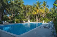 هوتل تروبيكال جاردن فنادق في جاكو