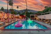 Float Palm Springs - Adults Only Hotels near Palm Springs International Airport