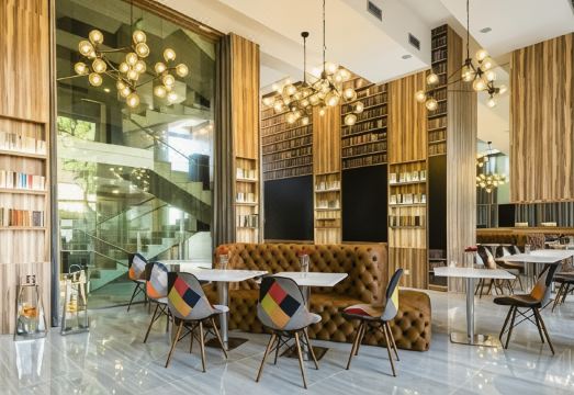 1. 사이언스 호텔..