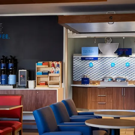 Holiday Inn Express & Suites GLENDALE DOWNTOWN by IHG