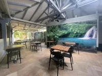 Karaibes Hotel فنادق في بوانت أبيتر