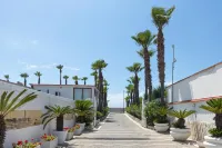 Bee Queen Hotel