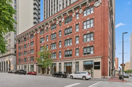 Sonesta Hotel Baltimore Inner Harbor