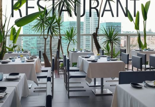 2. 르네상스 바르셀..