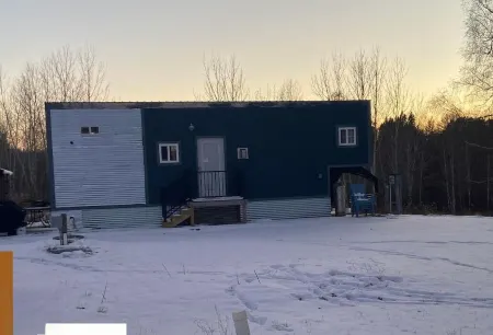 Blue Tiny Home.Hottub. Fireplace.NearStCroixStatePk