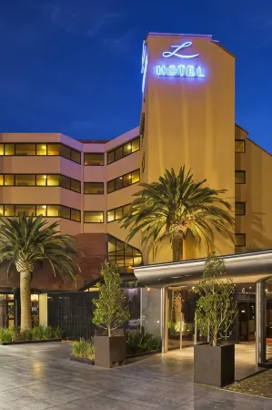 Lakes Hotel Отели в г. Порт Аделаида