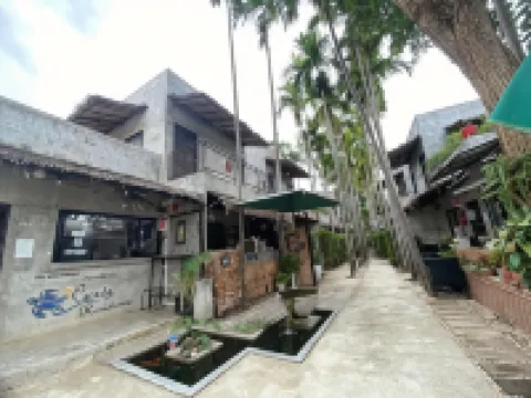 The Curve Residence Hotels near Wat Tham Khao Tao