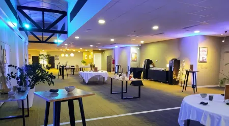 Sure Hotel by Best Western Nantes Beaujoire Отели рядом со станцией GARE SNCF ACCESS NORD RAILWAY STATION