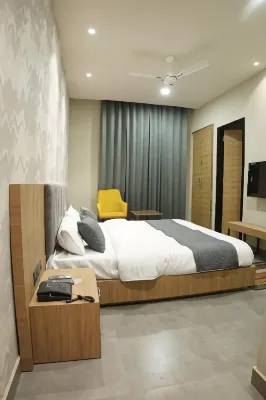 Hotel Central Park Hotels in Bhatinda