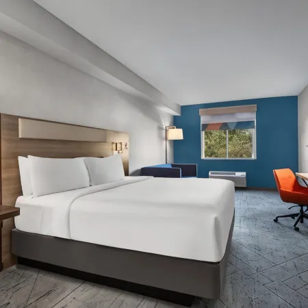 Holiday Inn Express & Suites FRESNO (RIVER PARK) HWY 41 by IHG