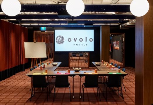 오볼로 사우스 야라 로비