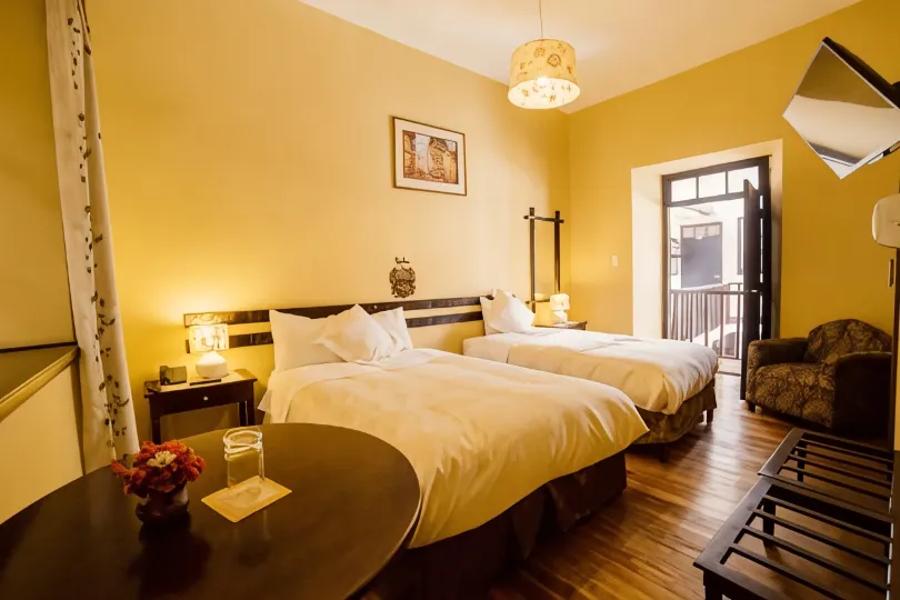 Yabar Hotel Plaza