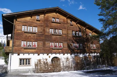 Signinahotel Hotels near LAAX ski resort