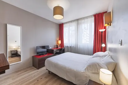 Residhotel Lille Vauban Отели в г. Ломм