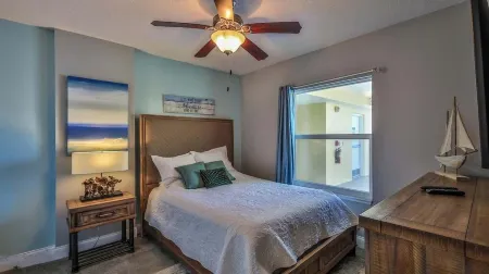 Newest Oceanfront Condo On The Beach Отели рядом с достопримечательностью «Парк Ван Авеню»