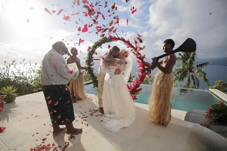 KOKO Savusavu, Fiji Honeymoon Villa Amazing 270° Panoramic View Infinity Pool Отели в г. Vanua Levu