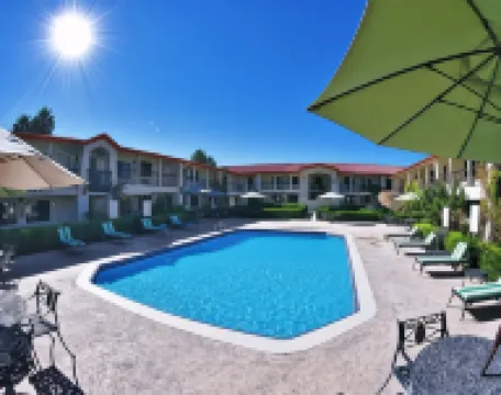 Quinta Dorada Hotel & Suites