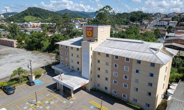 Hotel 10 Blumenau