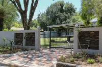 Luxury Heights Bed and Breakfast- Pool Ready for Use