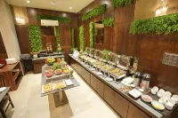 Alaukik Hotel - breakfast