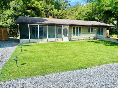 Completely Renovated Home in Parry Sound,with Full Kitchen, Laundry & Gazebo!