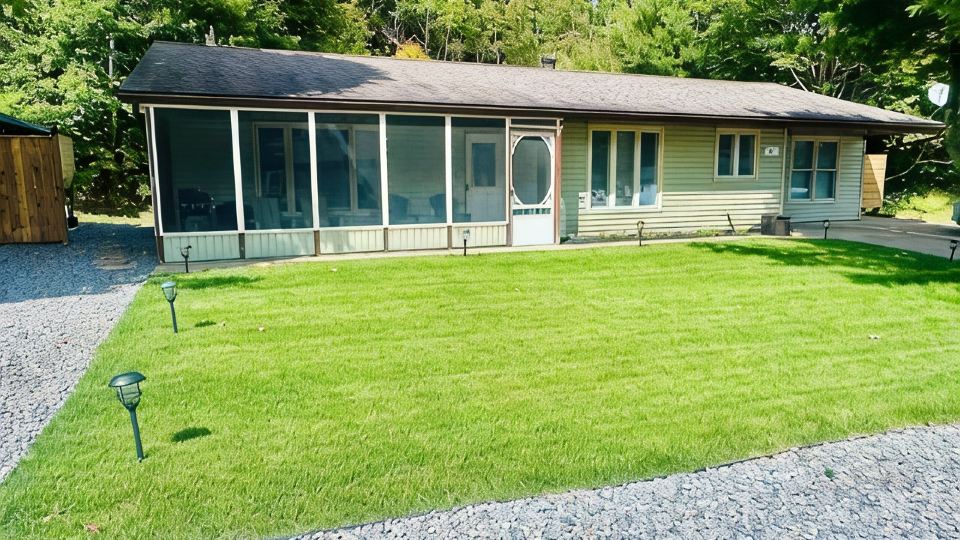 Completely Renovated Home in Parry Sound,with Full Kitchen, Laundry & Gazebo!