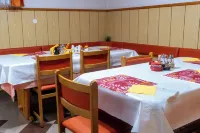 Rooms & Apartments Jana - Breakfast