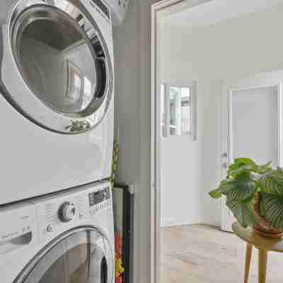 Gorgeous Classic Victorian  2BR  Modern Mission Others