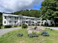 Mountain Quest Inn Hotels in 