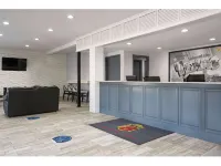 Super 8 by Wyndham Universal City