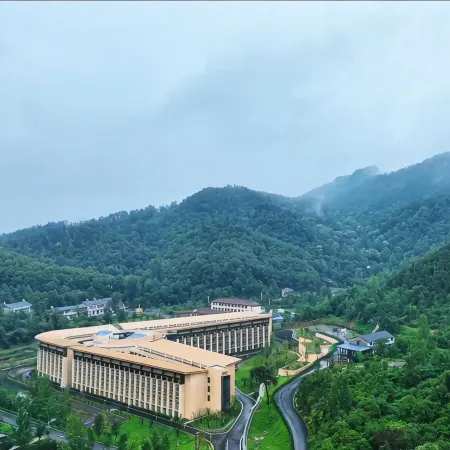 Linjian Mantu Youth Hostel (Suizhou Yinxinggu Resort Branch)