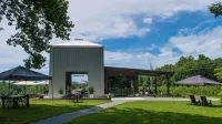 Modern Bungalow less than a mile from downtown Hendersonville
