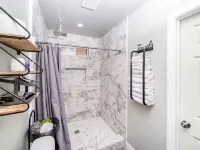Melrose Exec Studio Queen + Bunk - Pet-Friendly Hotels in Vista